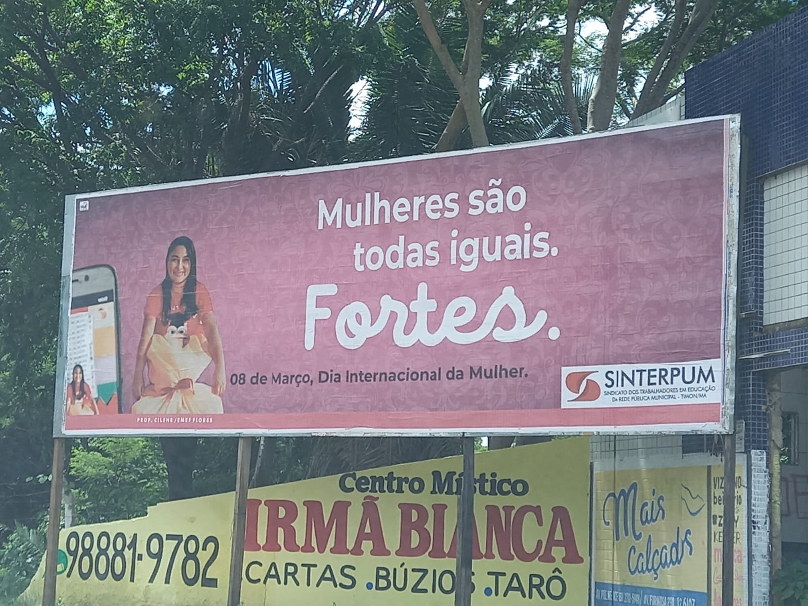 SINTERPUM DIVULGA OUTDOOR EM HOMENAGEM AS MULHERES E AOS APOSENTADOS