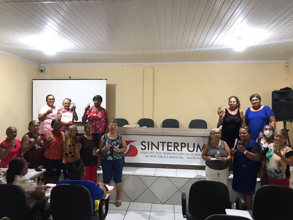 SINTERPUM REÚNE APOSENTADOS PARA HOMENAGEM